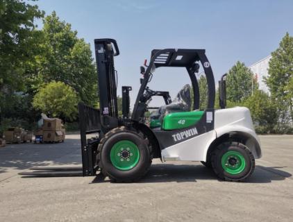 Empilhadeira Todo Terreno Manitou
