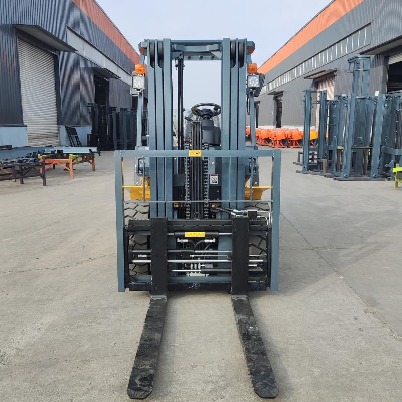 Empilhadeira pequena Small Forklift